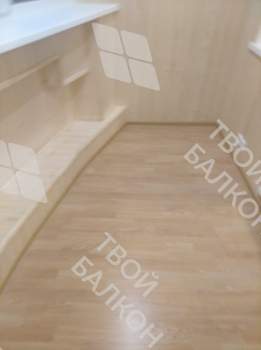 Теплое остекление балкона и отделка вагонкой