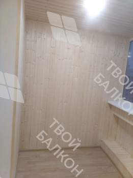 Теплое остекление балкона и отделка вагонкой